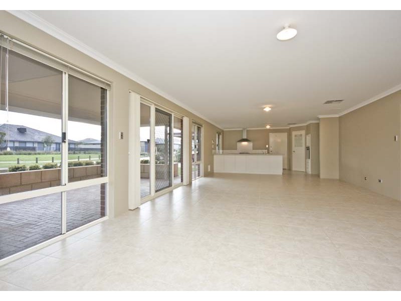 12 Edgecumbe Way, Baldivis WA 6171