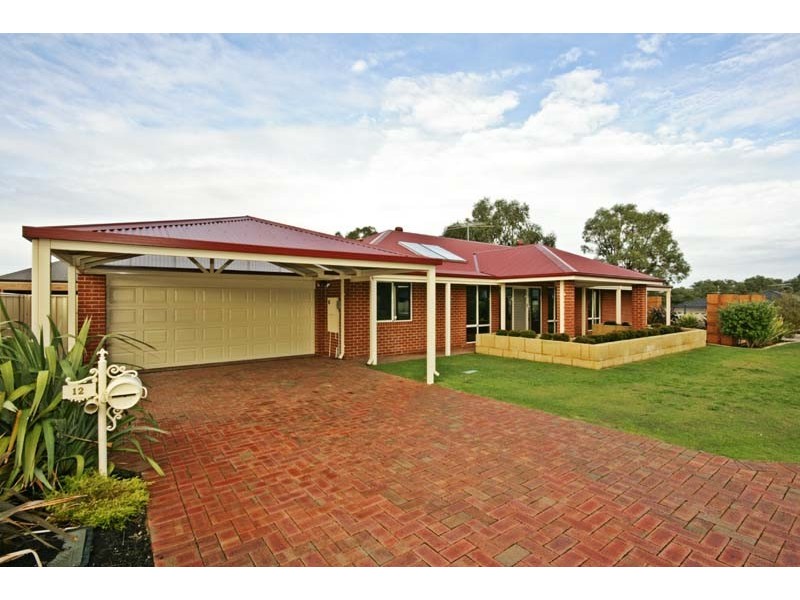 12 Edgecumbe Way, Baldivis WA 6171