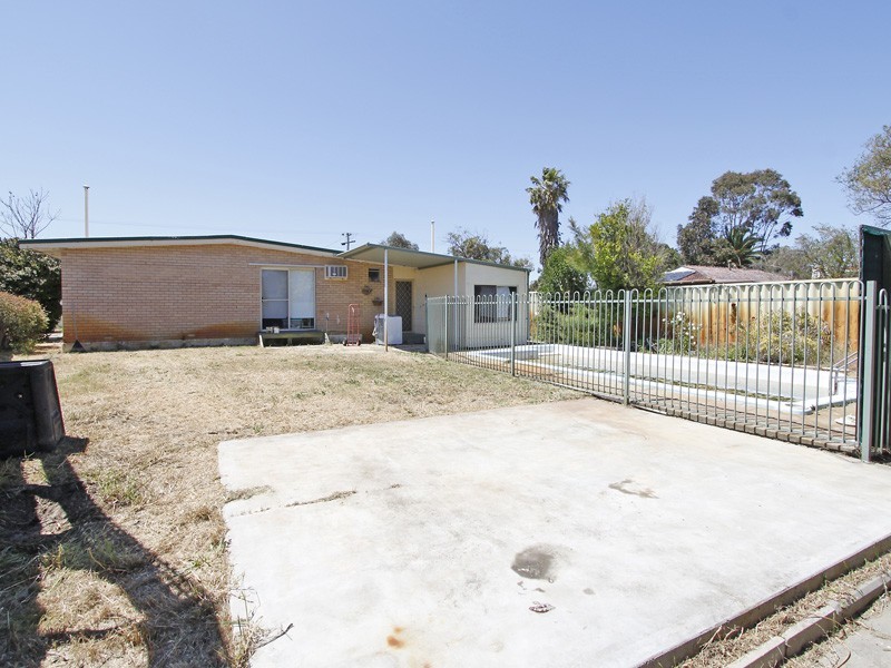 34 La Grange Street, Innaloo WA 6018