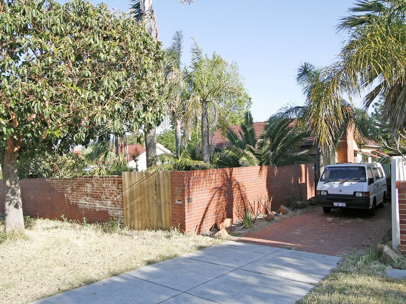 27 Birdwood Street, Innaloo WA 6018