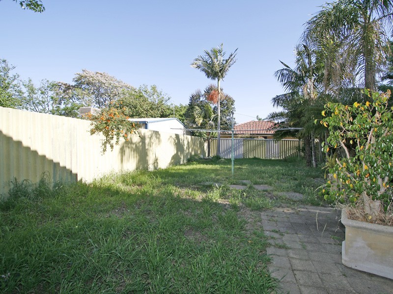 27 Birdwood Street, Innaloo WA 6018