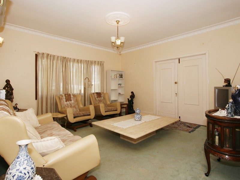 27 Birdwood Street, Innaloo WA 6018