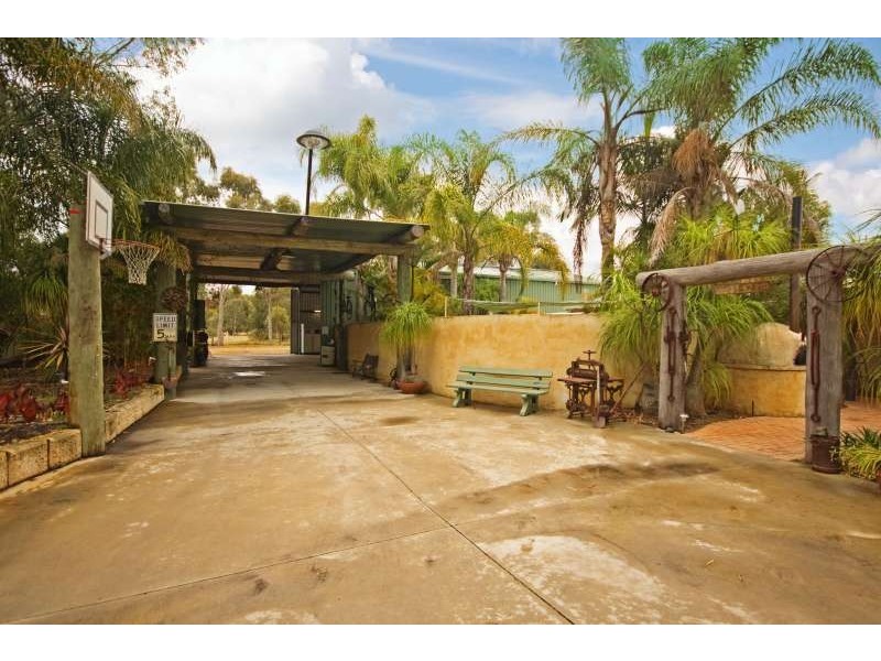 540 Neaves Rd, Wanneroo WA 6065