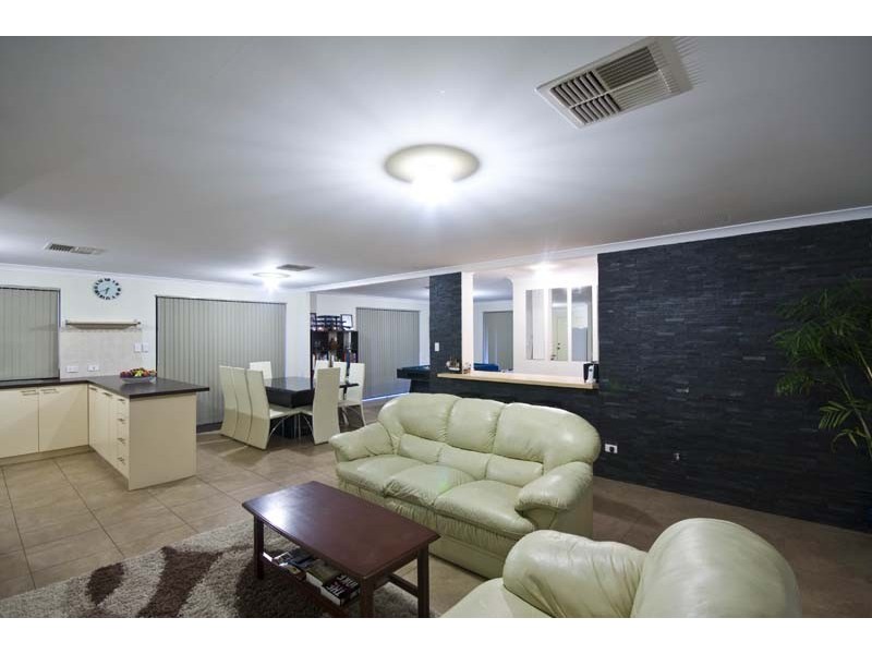 8 Atanasoff Road, Tapping WA 6065