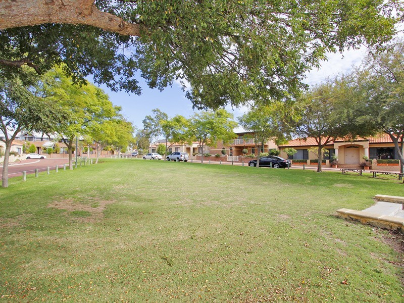 2/405 Lakeside Drive, Joondalup WA 6027