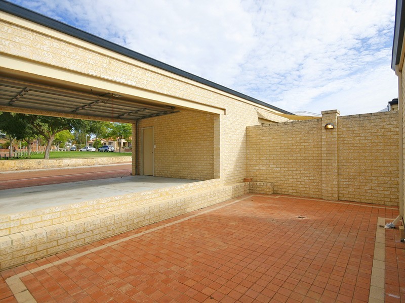 2/405 Lakeside Drive, Joondalup WA 6027