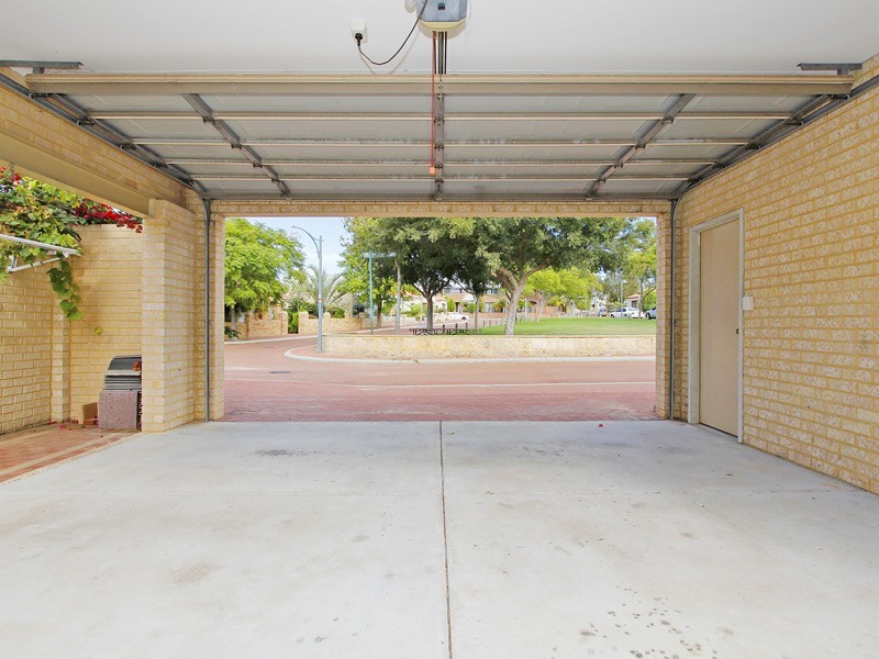 2/405 Lakeside Drive, Joondalup WA 6027