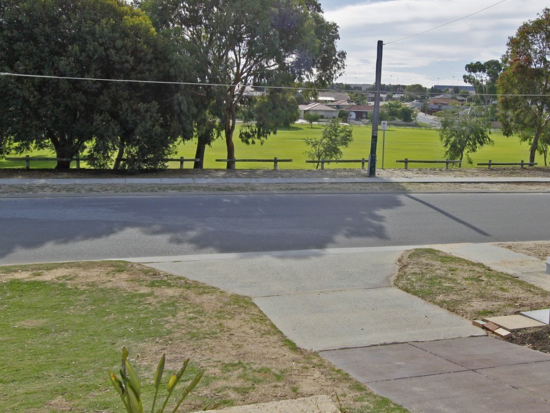 16 Solander Road, Hillarys WA 6025