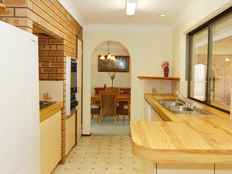 16 Solander Road, Hillarys WA 6025