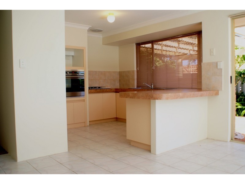 17 Sherlock Rise, Carramar WA 6031