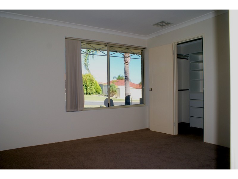 17 Sherlock Rise, Carramar WA 6031