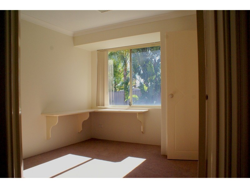 17 Sherlock Rise, Carramar WA 6031