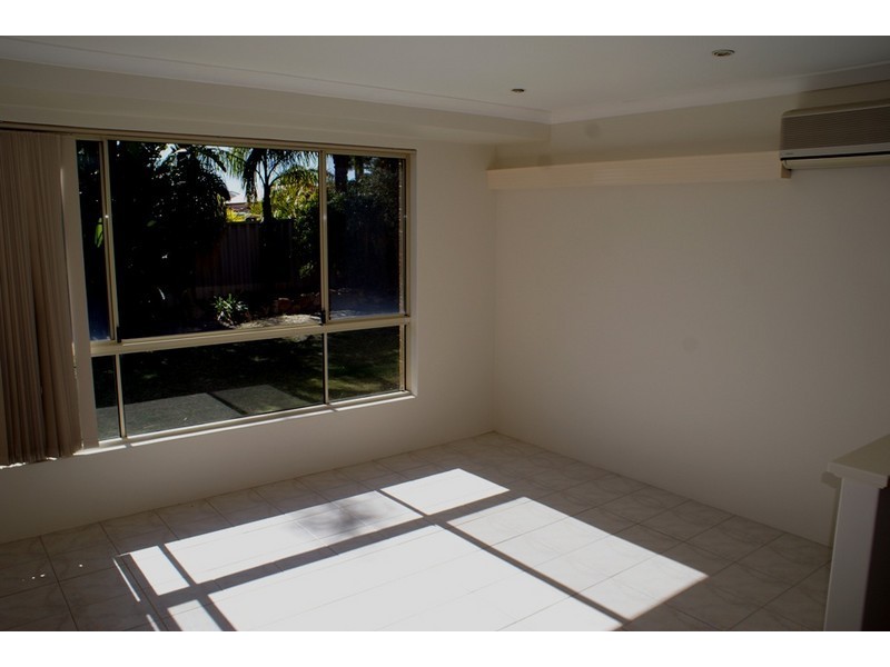 17 Sherlock Rise, Carramar WA 6031