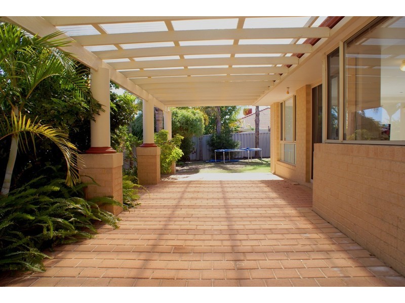 17 Sherlock Rise, Carramar WA 6031