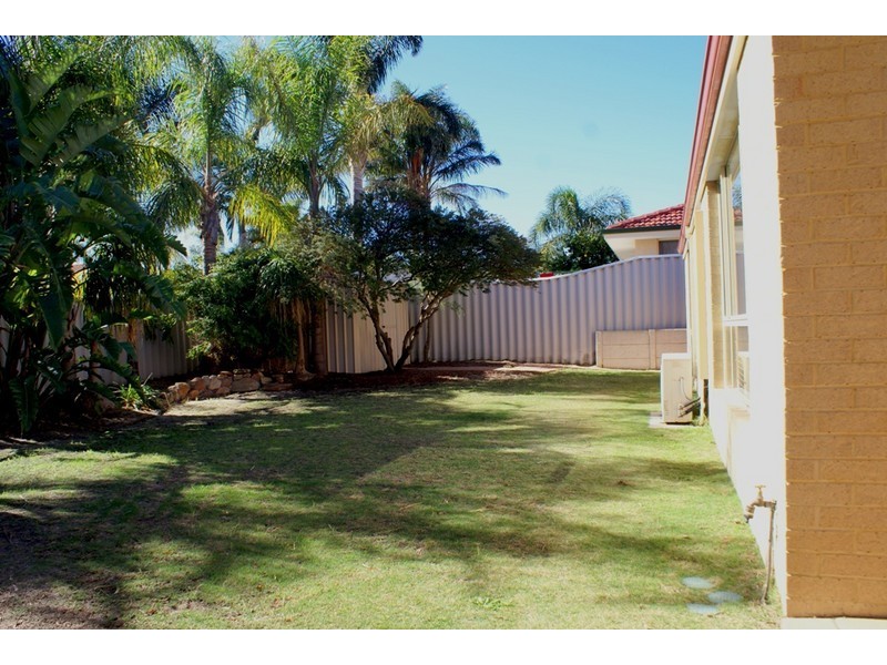 17 Sherlock Rise, Carramar WA 6031