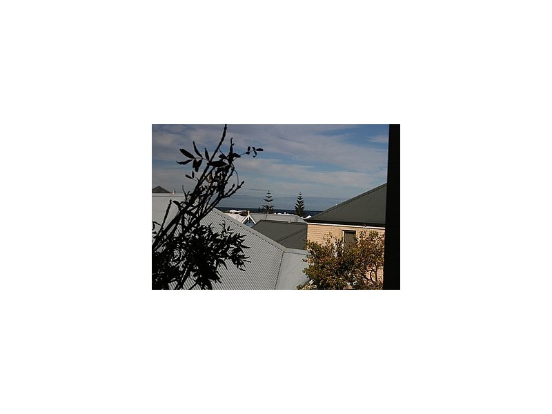 25 The Walk, Mindarie WA 6030