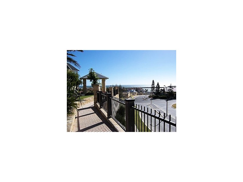 25 The Walk, Mindarie WA 6030