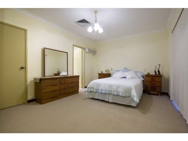 8 Sheridan Place, Kingsley WA 6026