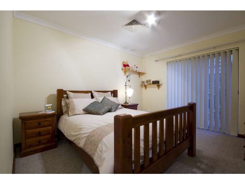 8 Sheridan Place, Kingsley WA 6026