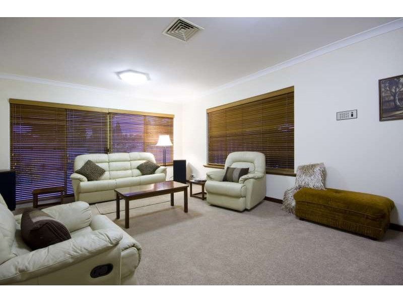 8 Sheridan Place, Kingsley WA 6026