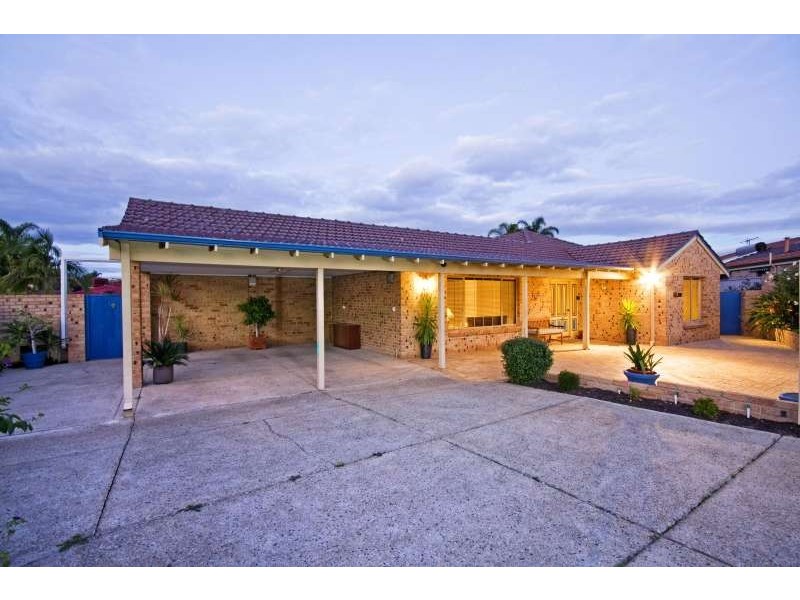 8 Sheridan Place, Kingsley WA 6026