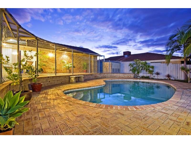 8 Sheridan Place, Kingsley WA 6026