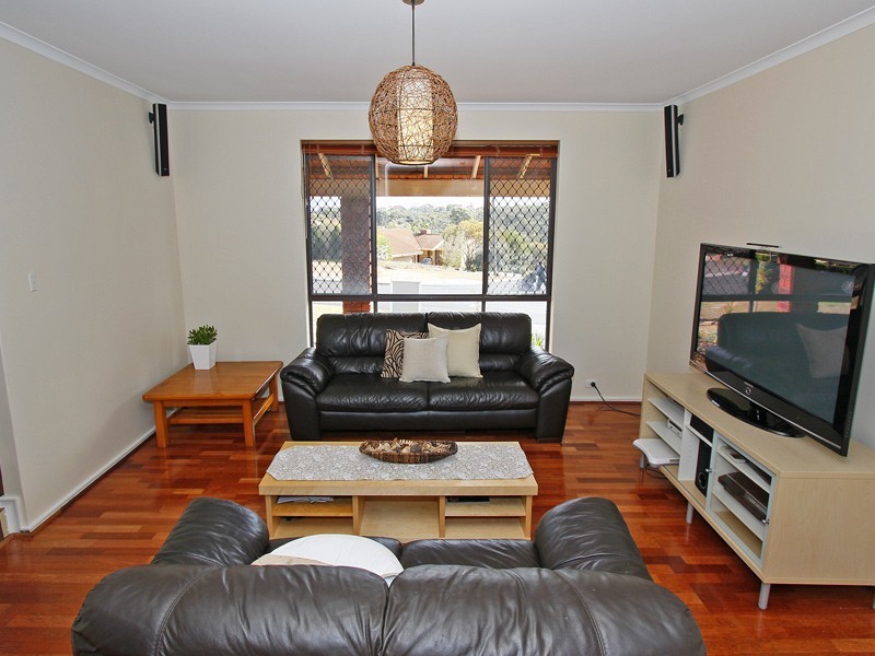 24 Partlett Rd, Duncraig WA 6023