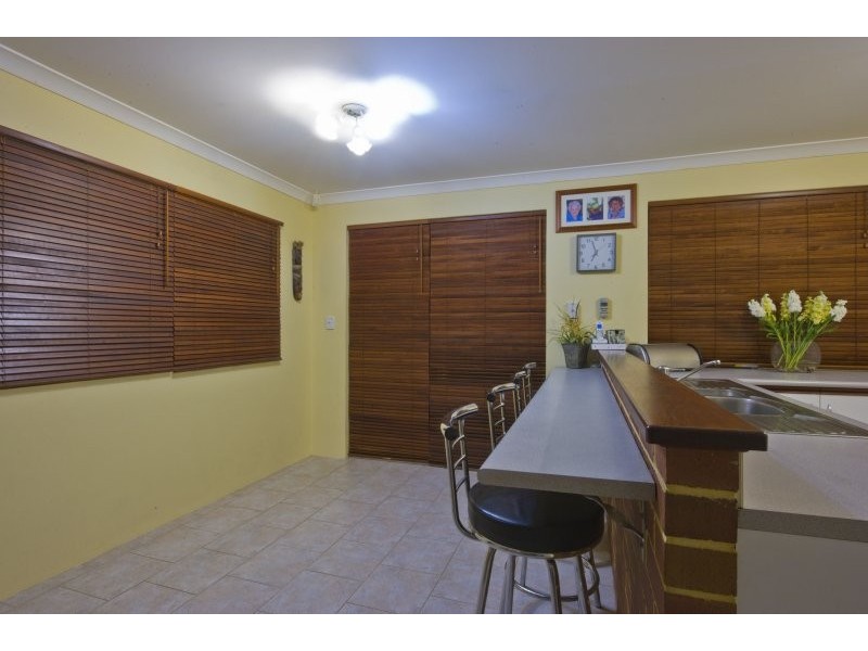 5 Sherlock Rise, Carramar WA 6031