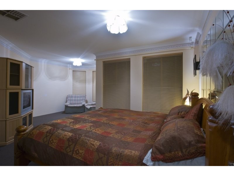 5 Sherlock Rise, Carramar WA 6031