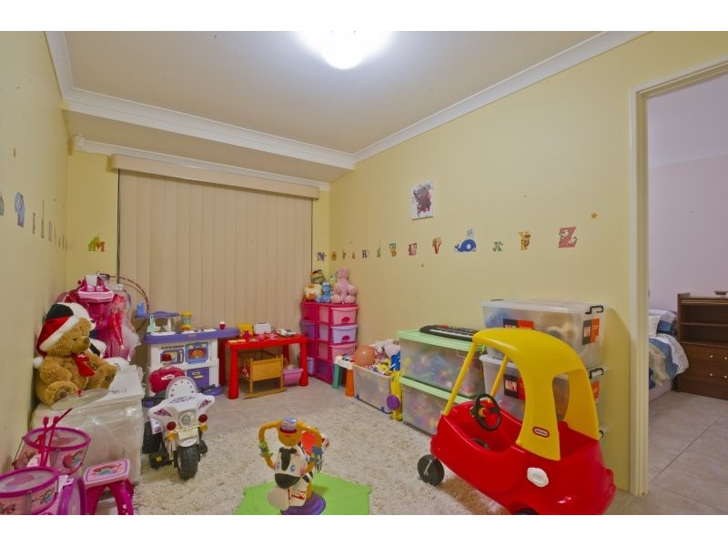 5 Sherlock Rise, Carramar WA 6031