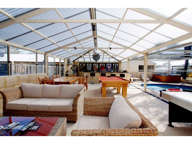 137 Rustic Gardens, Carramar WA 6031