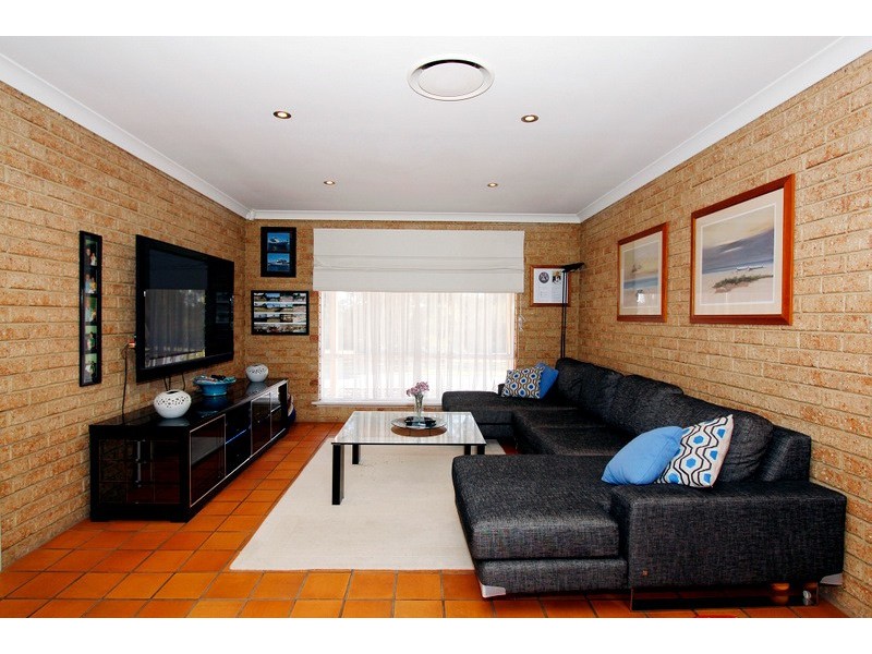 137 Rustic Gardens, Carramar WA 6031