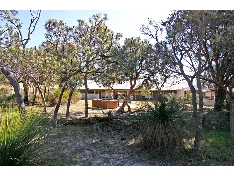 137 Rustic Gardens, Carramar WA 6031