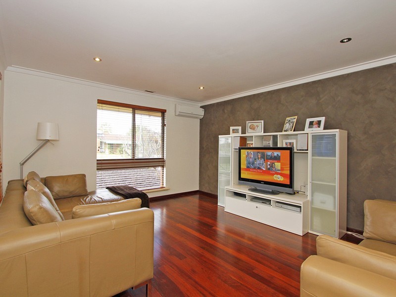 41 Redfin Crescent, Beldon WA 6027