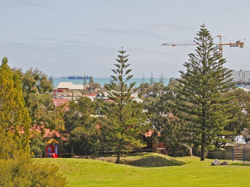 5 Phyllis Street, North Fremantle WA 6159