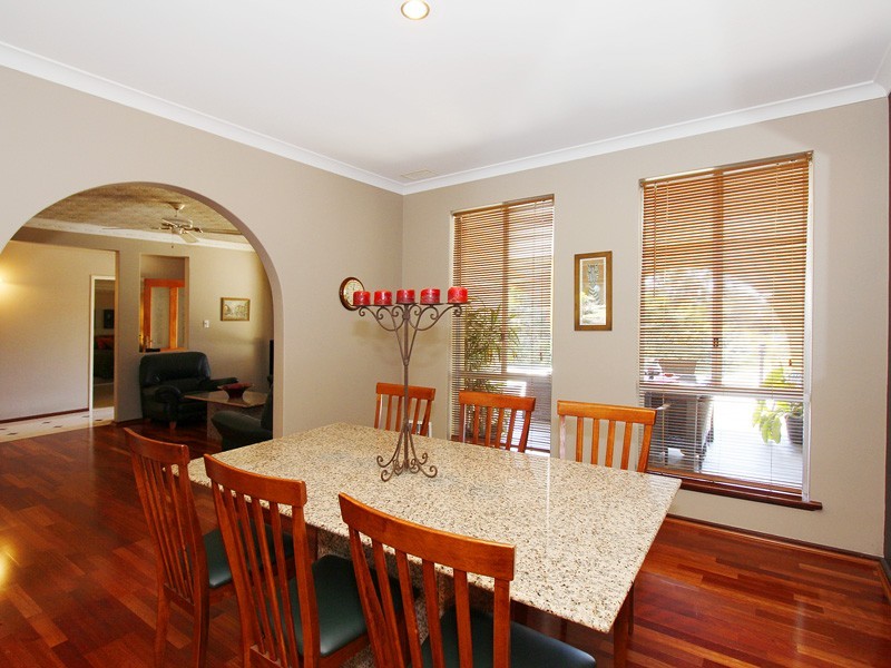 14 Mackay Way, Hillarys WA 6025