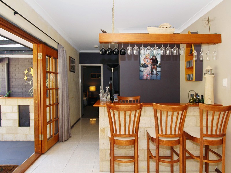 14 Mackay Way, Hillarys WA 6025