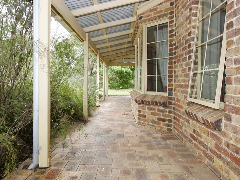 60 Bushland Retreat, Carramar WA 6031