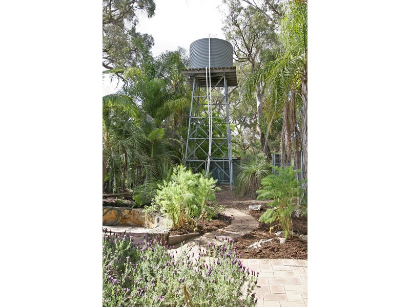 60 Bushland Retreat, Carramar WA 6031