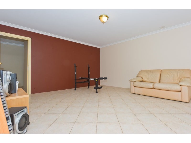 11 Dumbarton Loop, Kinross WA 6028