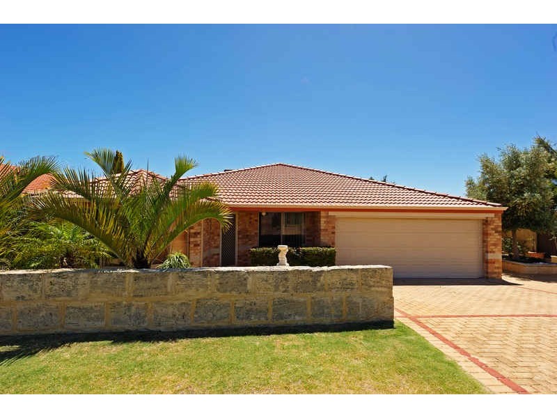 11 Dumbarton Loop, Kinross WA 6028