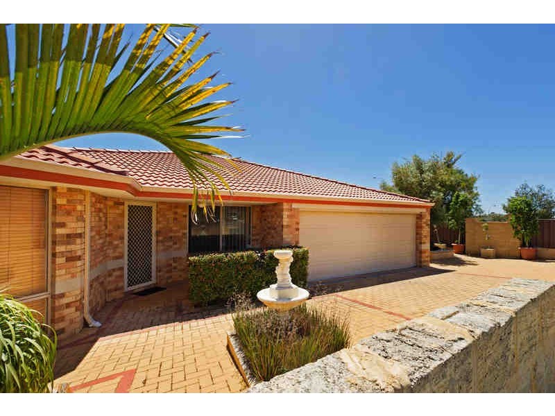 11 Dumbarton Loop, Kinross WA 6028