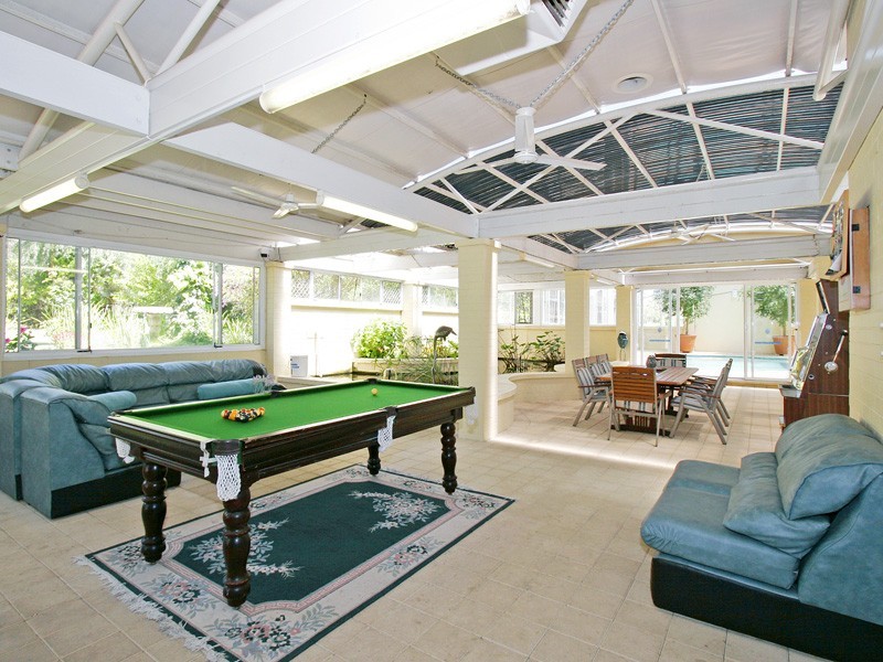 6 Honeysuckle Grv, Carramar WA 6031
