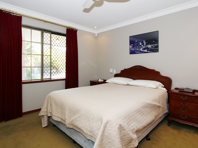 105 Garden Park Drive, Wanneroo WA 6065