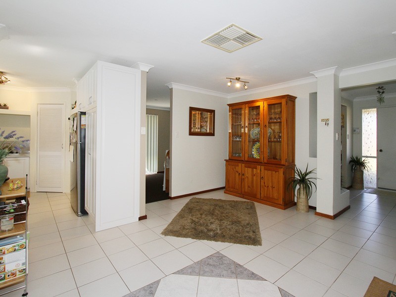 5 Sunshine Place, Bibra Lake WA 6163