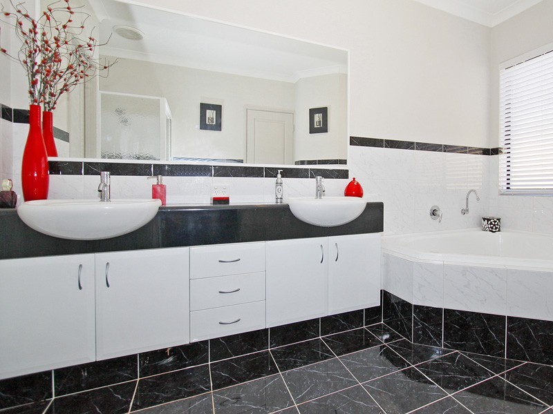 24 Wishart Loop, Wanneroo WA 6065