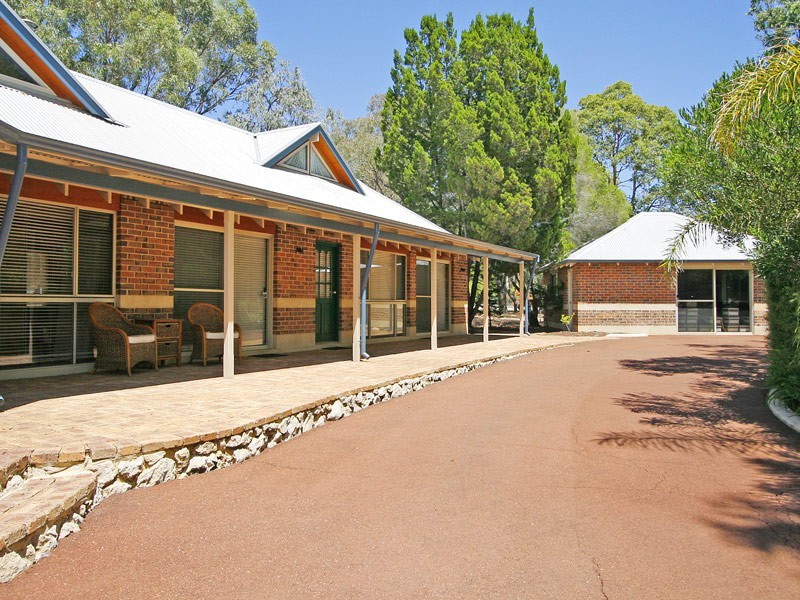 100 Garden Park Drive, Wanneroo WA 6065