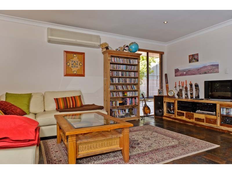 6 Blanche Pl, Ballajura WA 6066