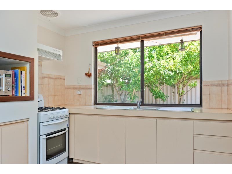 6 Blanche Pl, Ballajura WA 6066