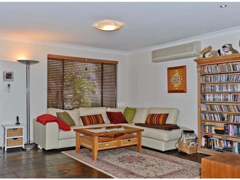 6 Blanche Pl, Ballajura WA 6066